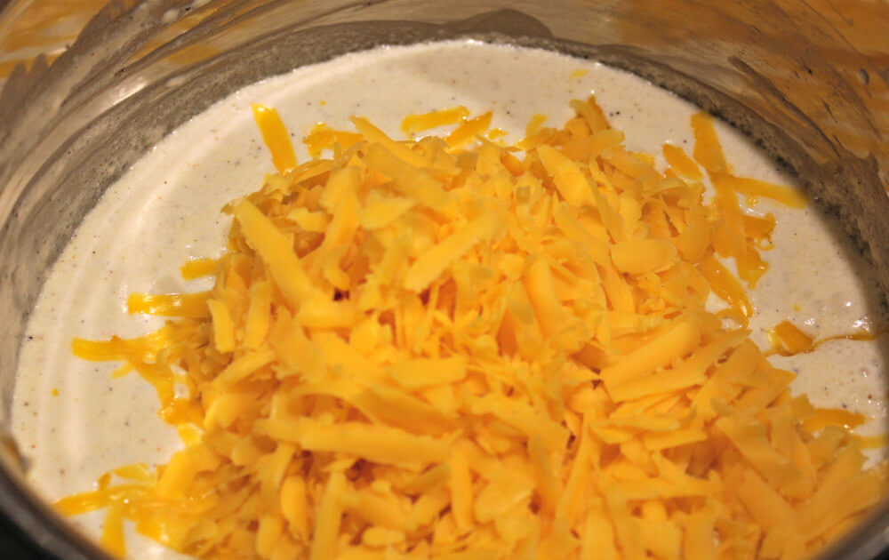 Keto Broccoli with Cheese Sauce4