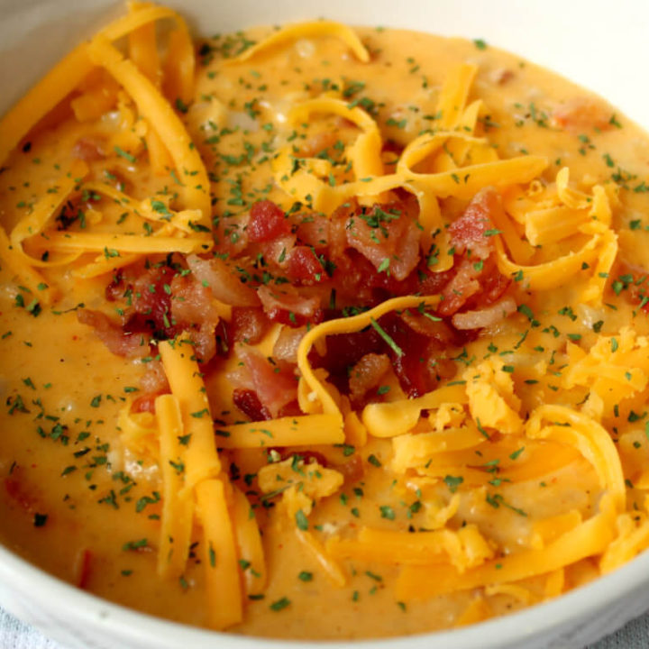 Keto Creamy Cauliflower and Smoked Gouda Soup1