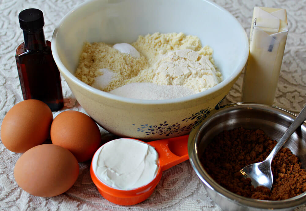 Cinnamon Roll Keto Cake2