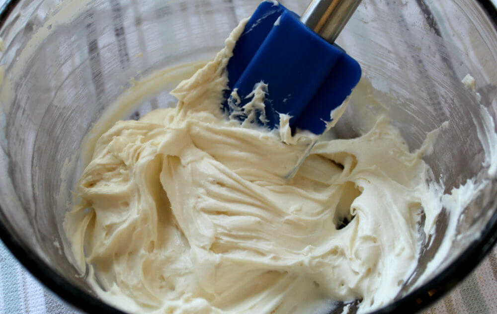 Cinnamon Roll Keto Cake4