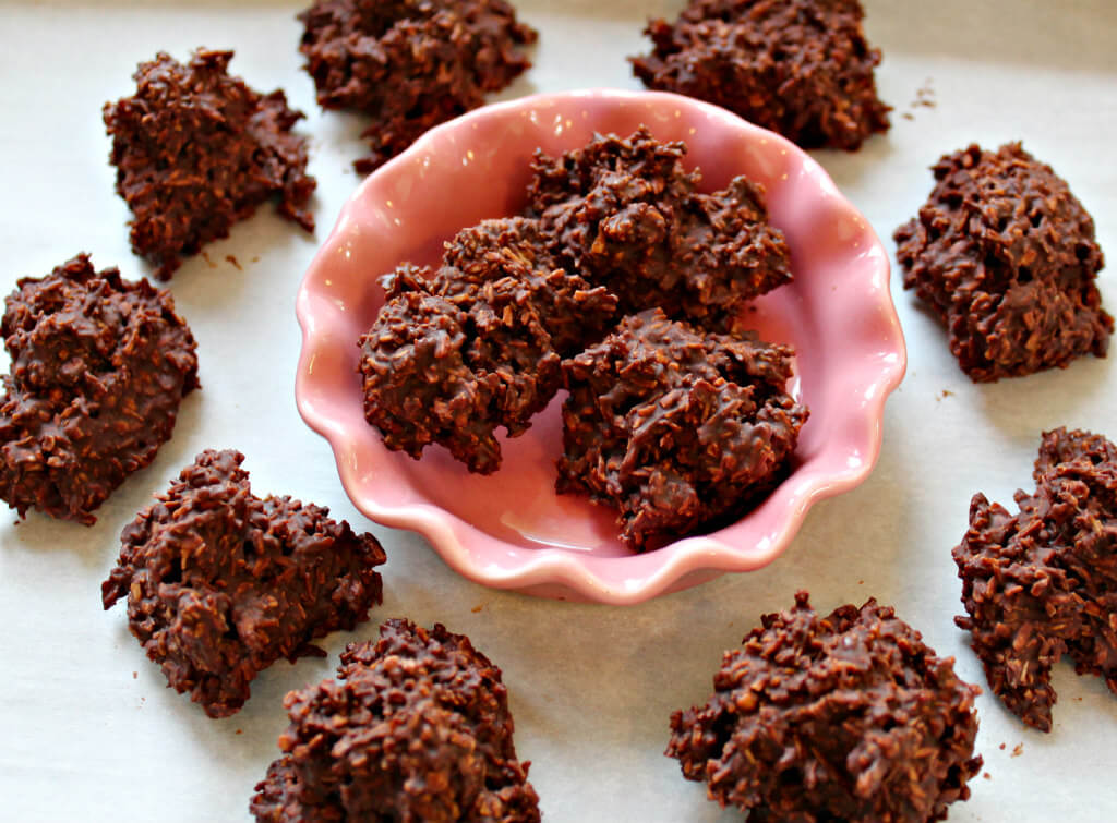 Keto No-Bake Chocolate Coconut Bites1