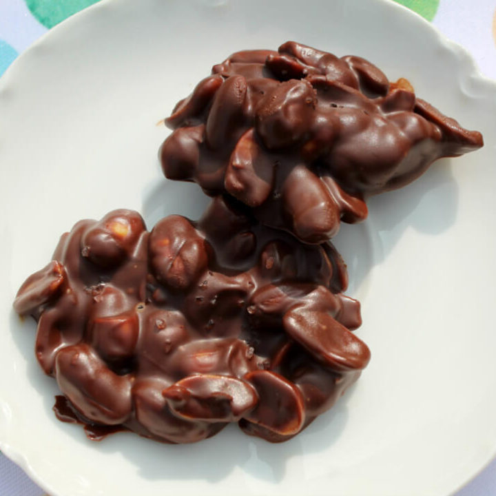 Chocolate Peanut Keto Clusters1