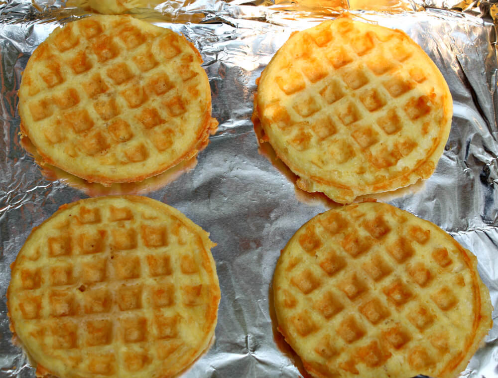 Mini Pepperoni Pizza Keto Chaffles4