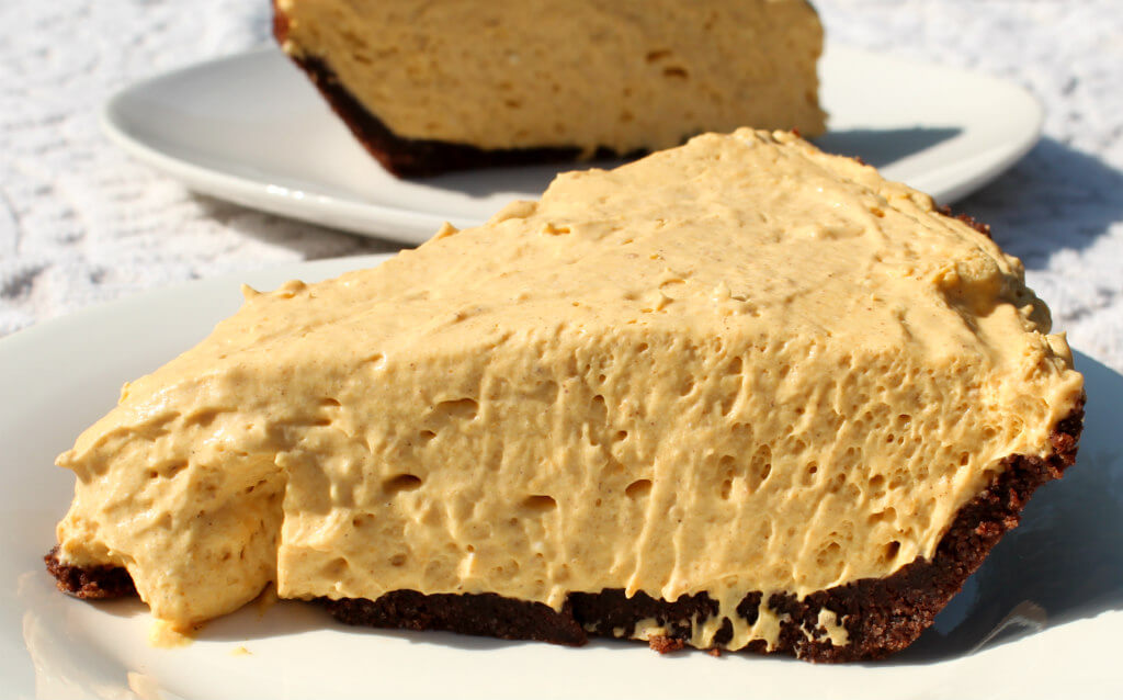 Chocolate Keto Pumpkin Mousse Pie1