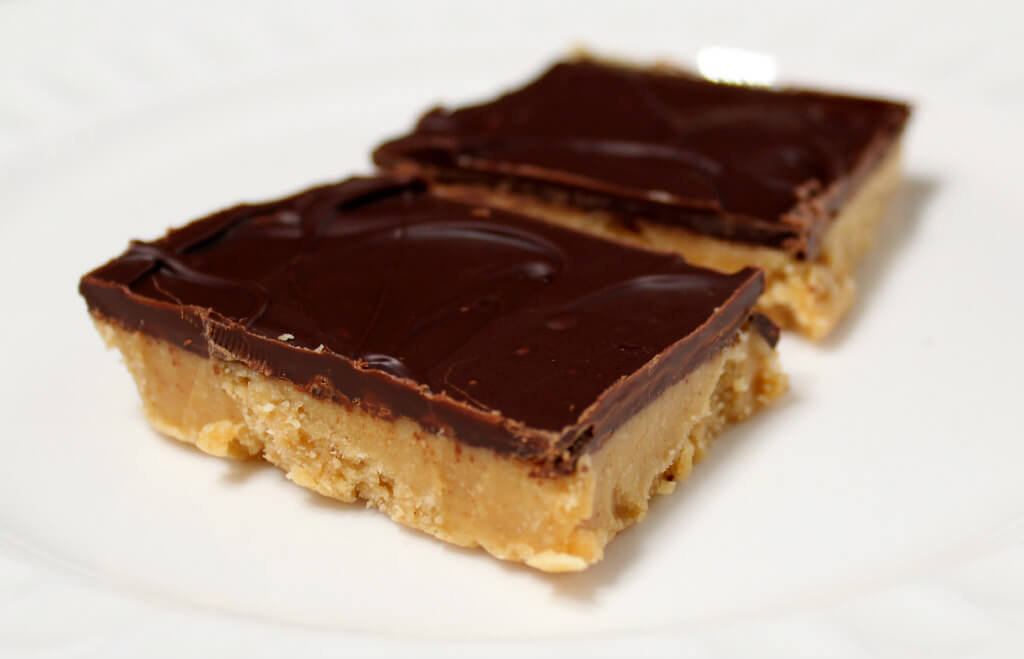 Keto No-Bake Peanut Butter Chocolate Bars1