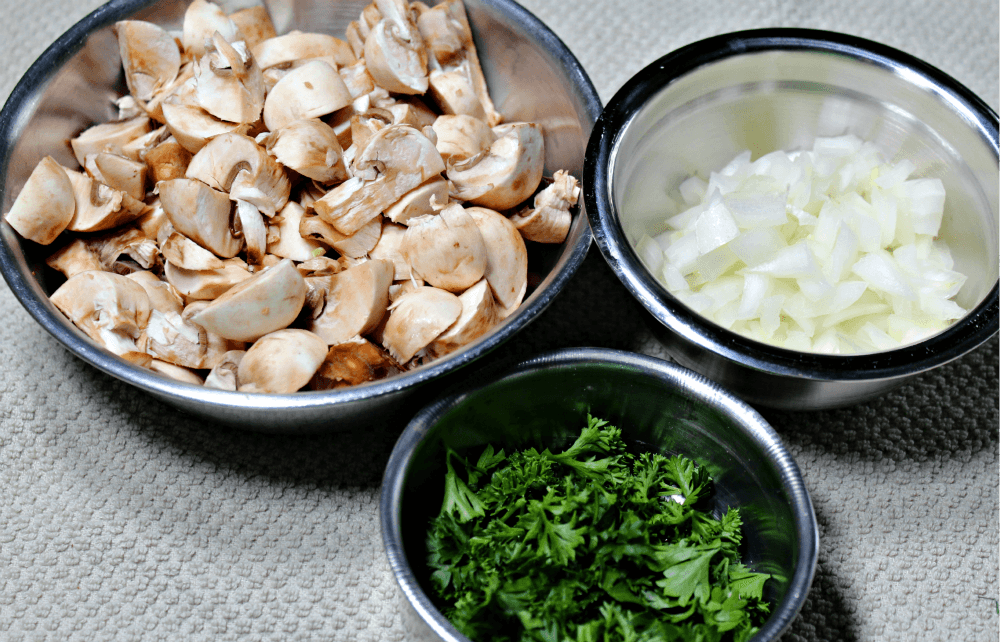 Keto Creamy Cabbage with Bacon and Mushrooms3