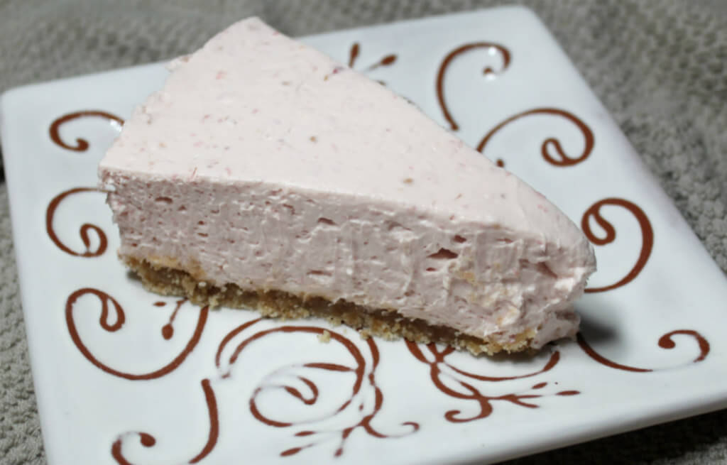 No-Bake Raspberry Keto Cheesecake1