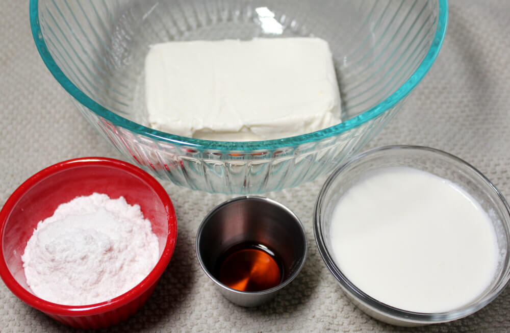 Keto Triple Berry Cheesecake Salad3