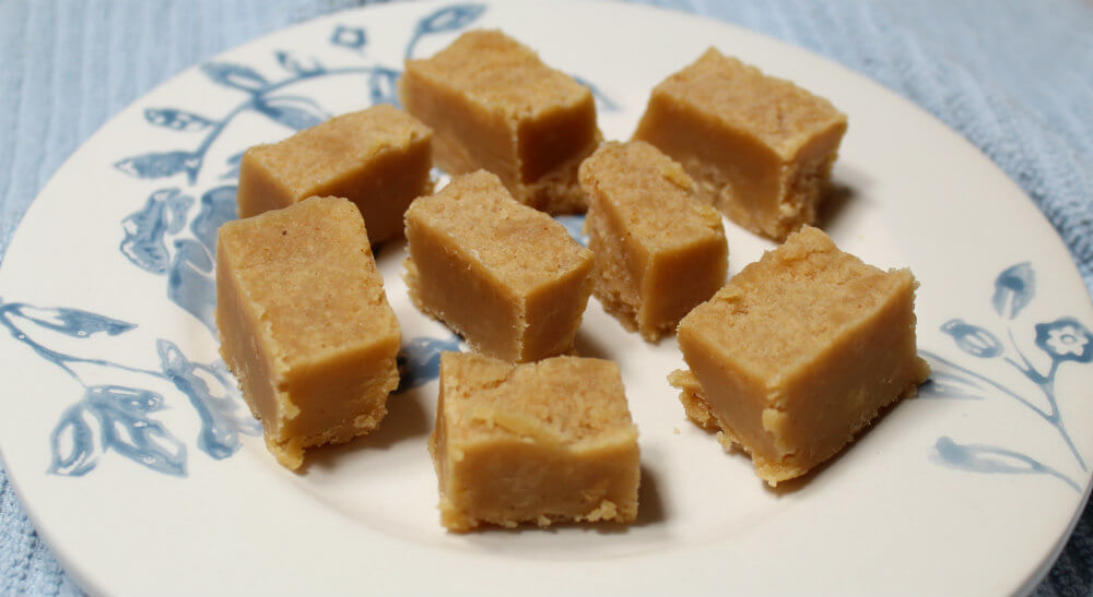 Low Carb White Chocolate PB Fudge8