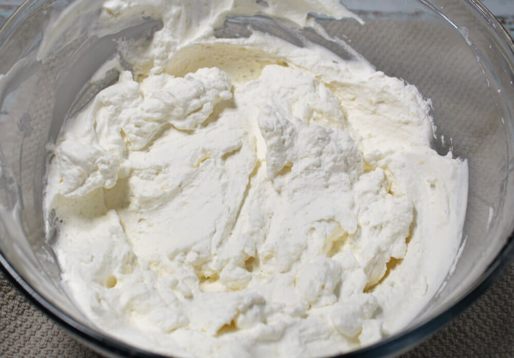 Berries with Lemon Keto Whipped Cream3