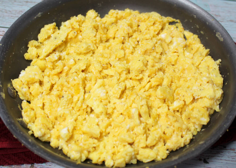 Keto Sausage with Cheesy Eggs4