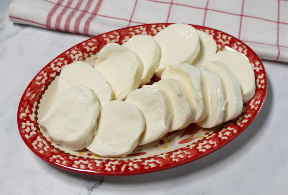 Chopped Keto Caprese Salad3