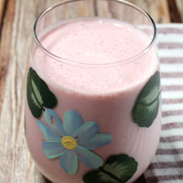 Strawberry Raspberry Cottage Cheese Keto Smoothie1