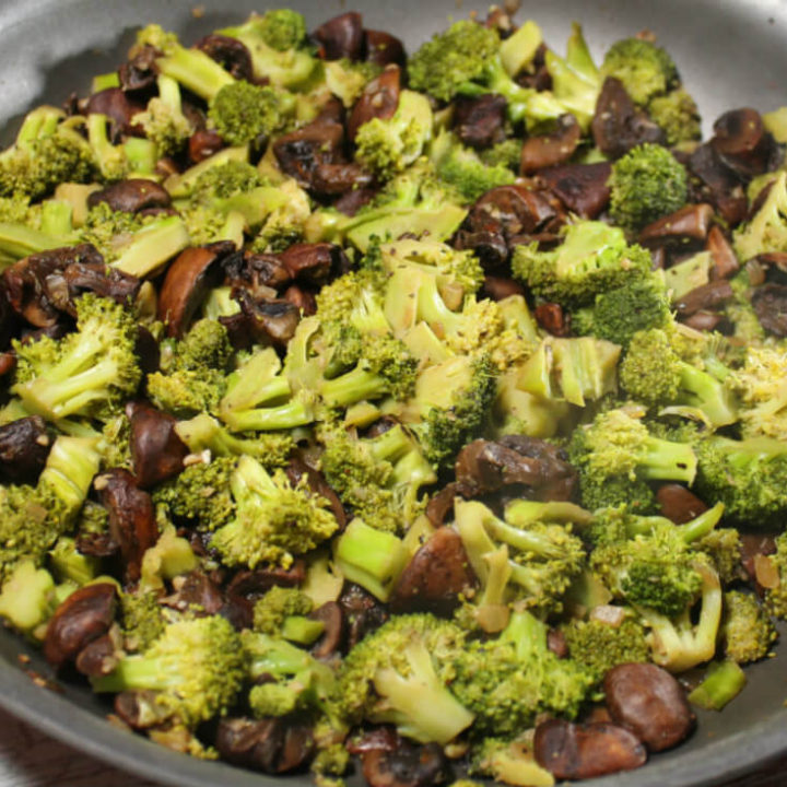 Low-Carb Broccoli with Mushrooms1