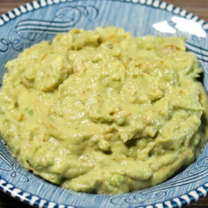 Mom's Quick & Easy Creamy Guacamole1
