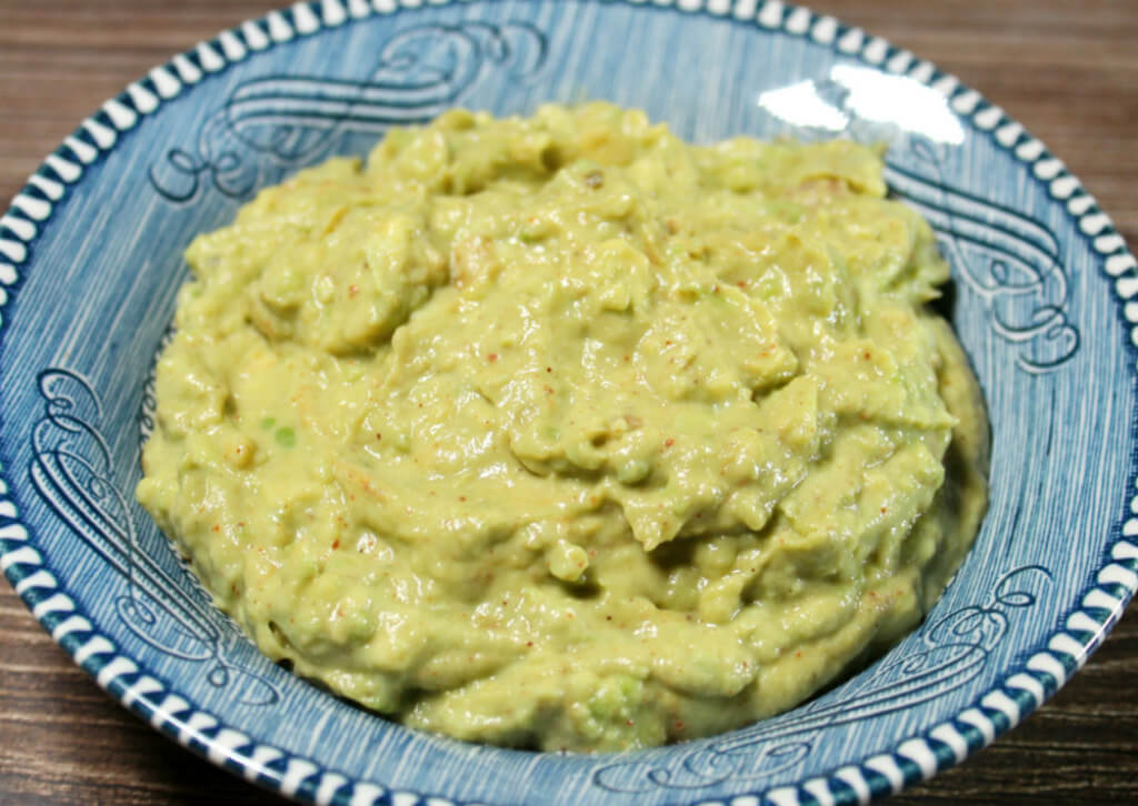 Mom's Quick & Easy Creamy Guacamole1