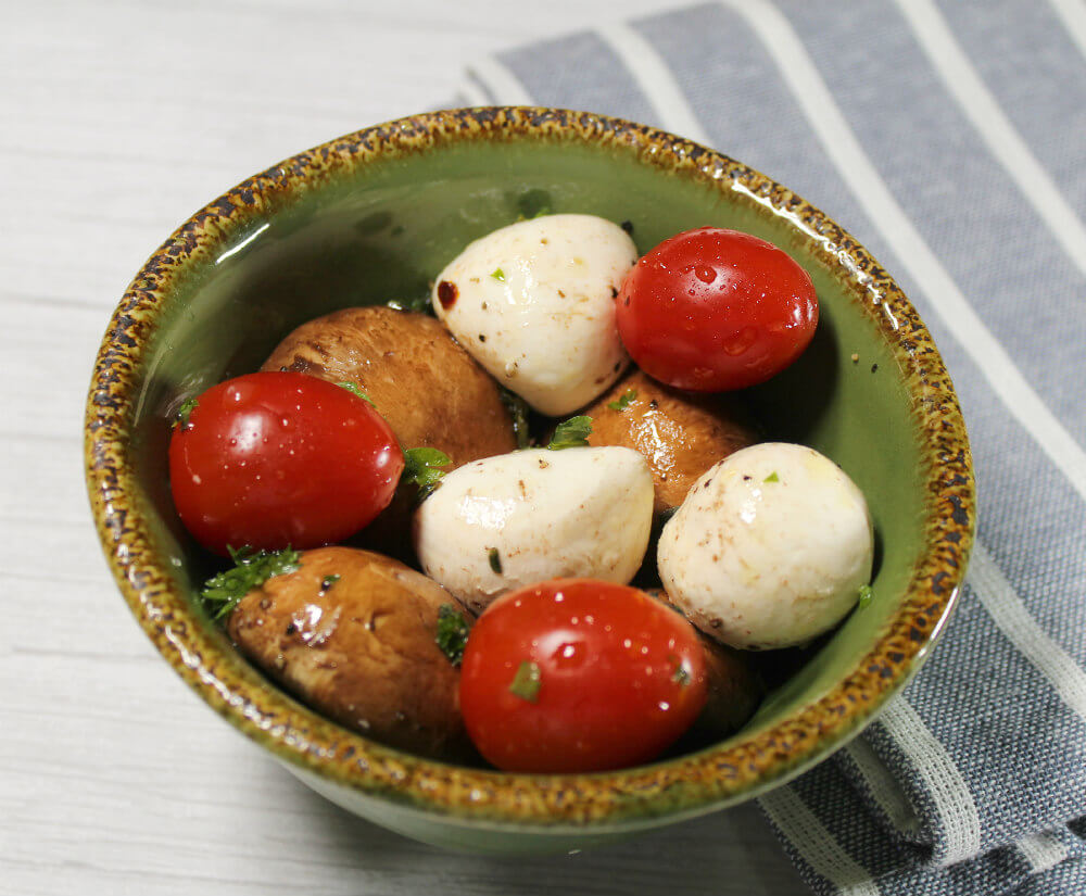 Low-Carb Mushroom Mozzarella Tomato Salad8