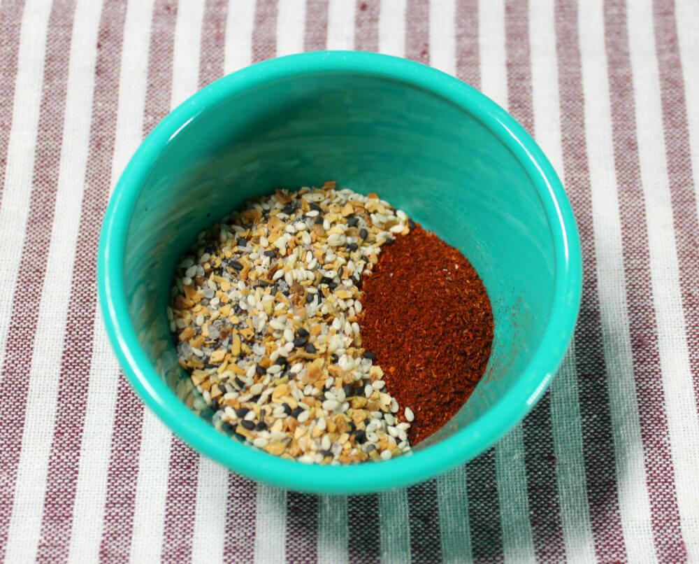 Everything Bagel Guac5