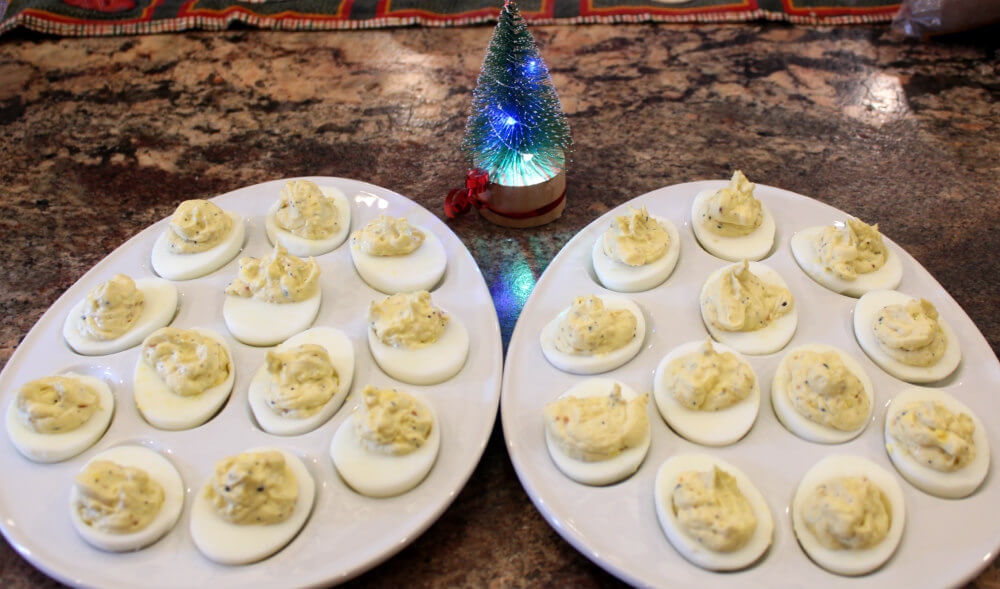Keto Everything Bagel Deviled Eggs5