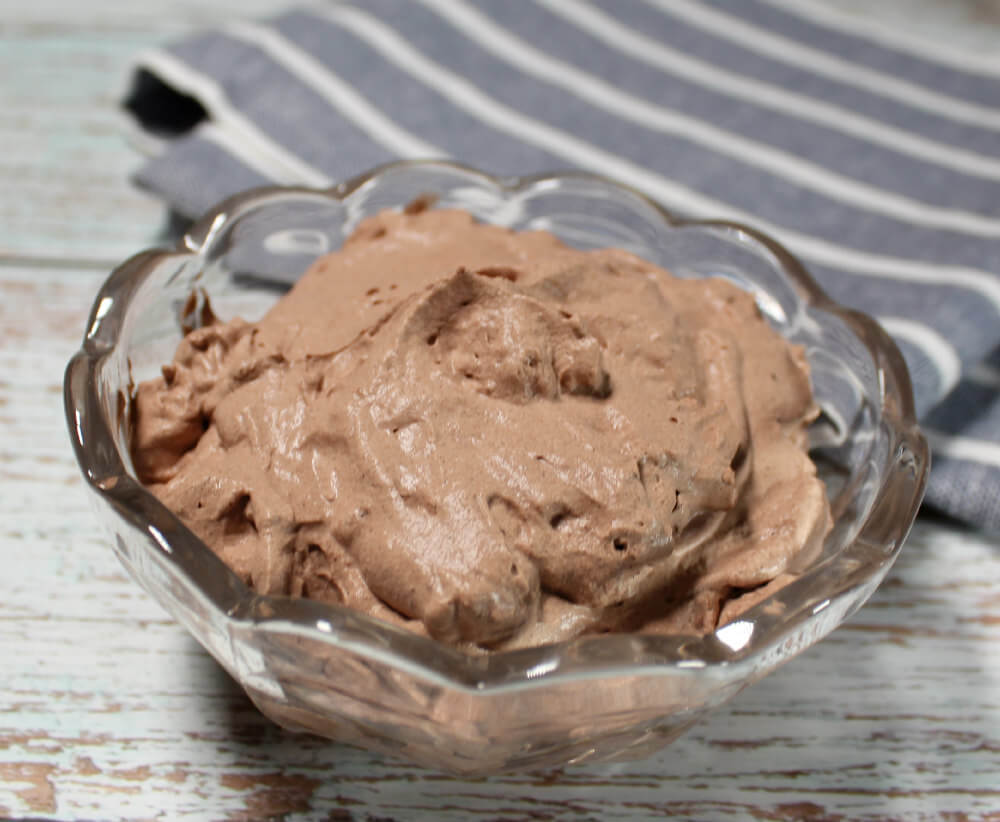 Chocolate Keto Whipped Cream Dessert4