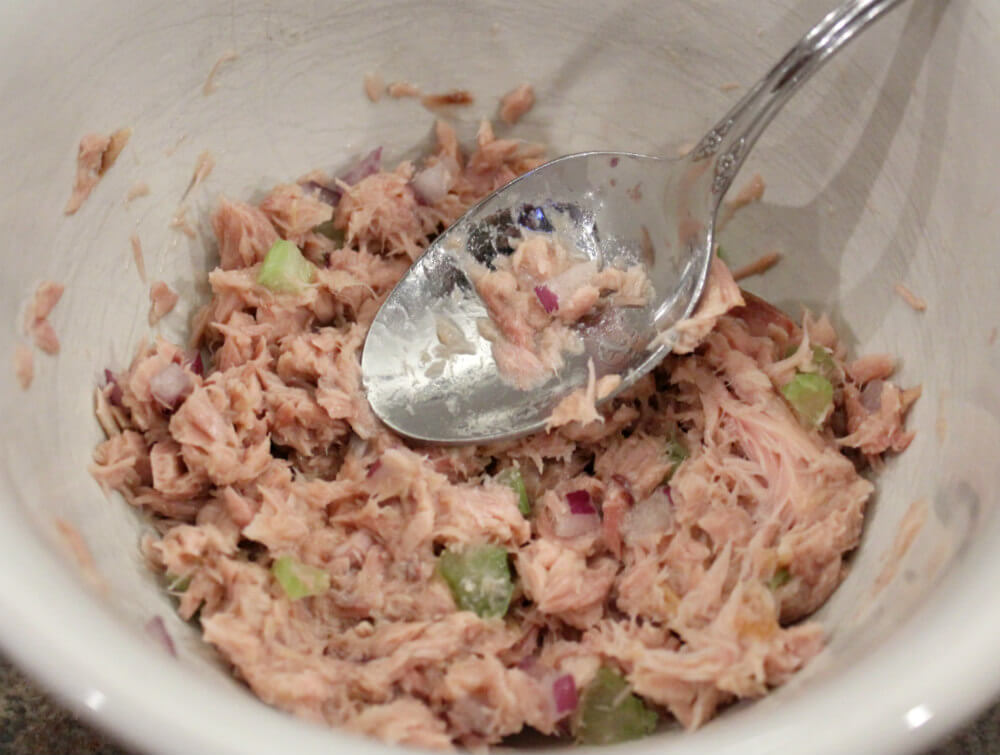 Keto Tuna-Stuffed Avocado4