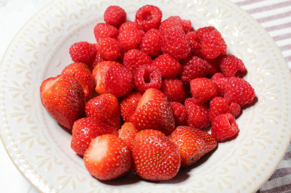 Raspberry Strawberry Keto Cheesecake Smoothie2