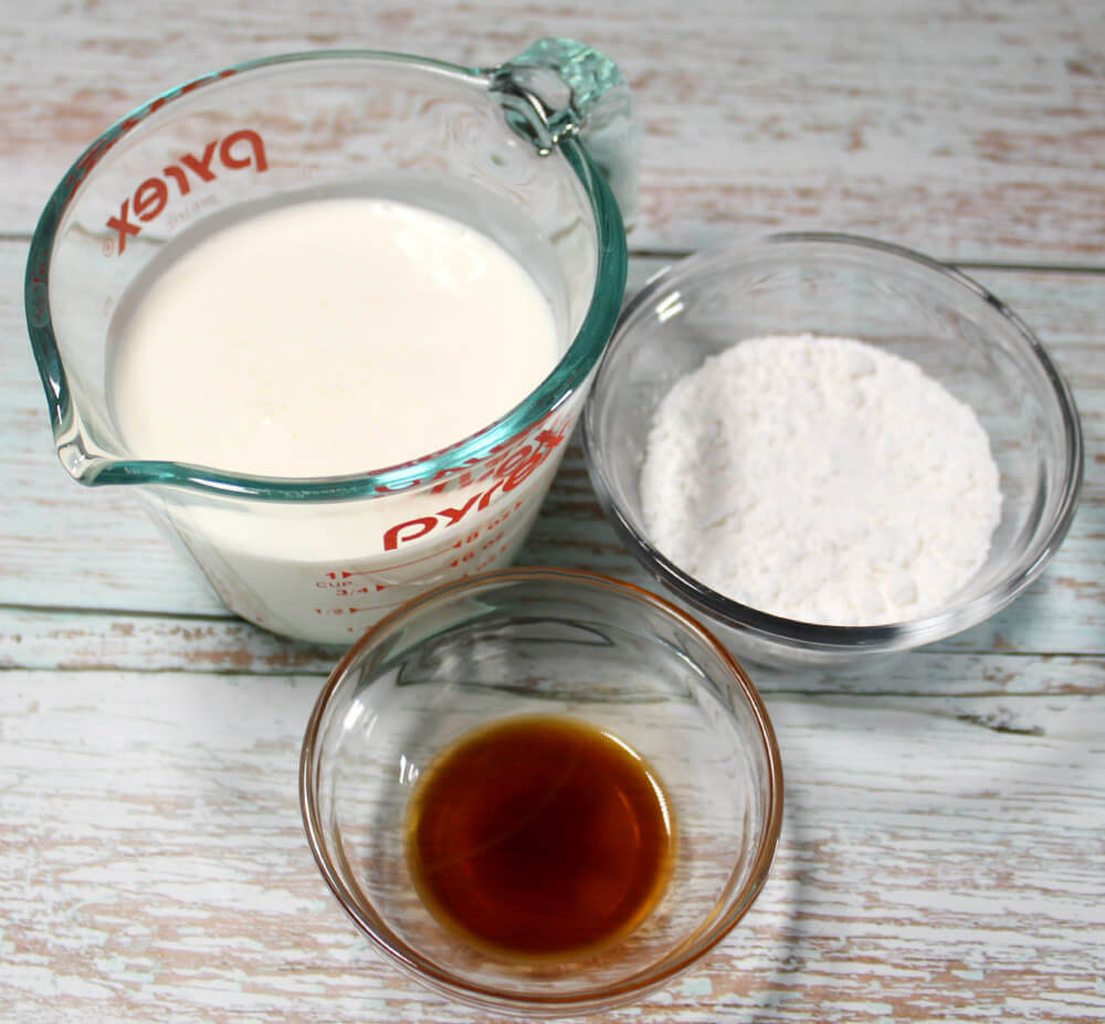 Strawberry Keto Cheesecake Salad4