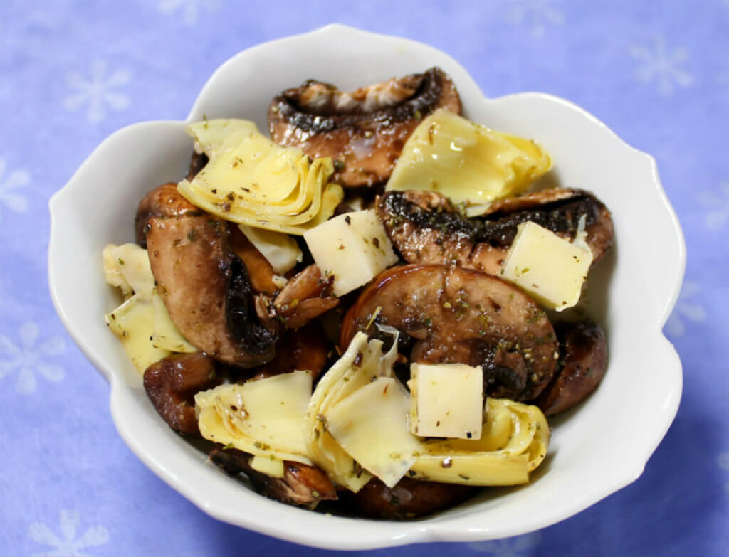 Mushroom, Artichoke, and Cheese Keto Salad1