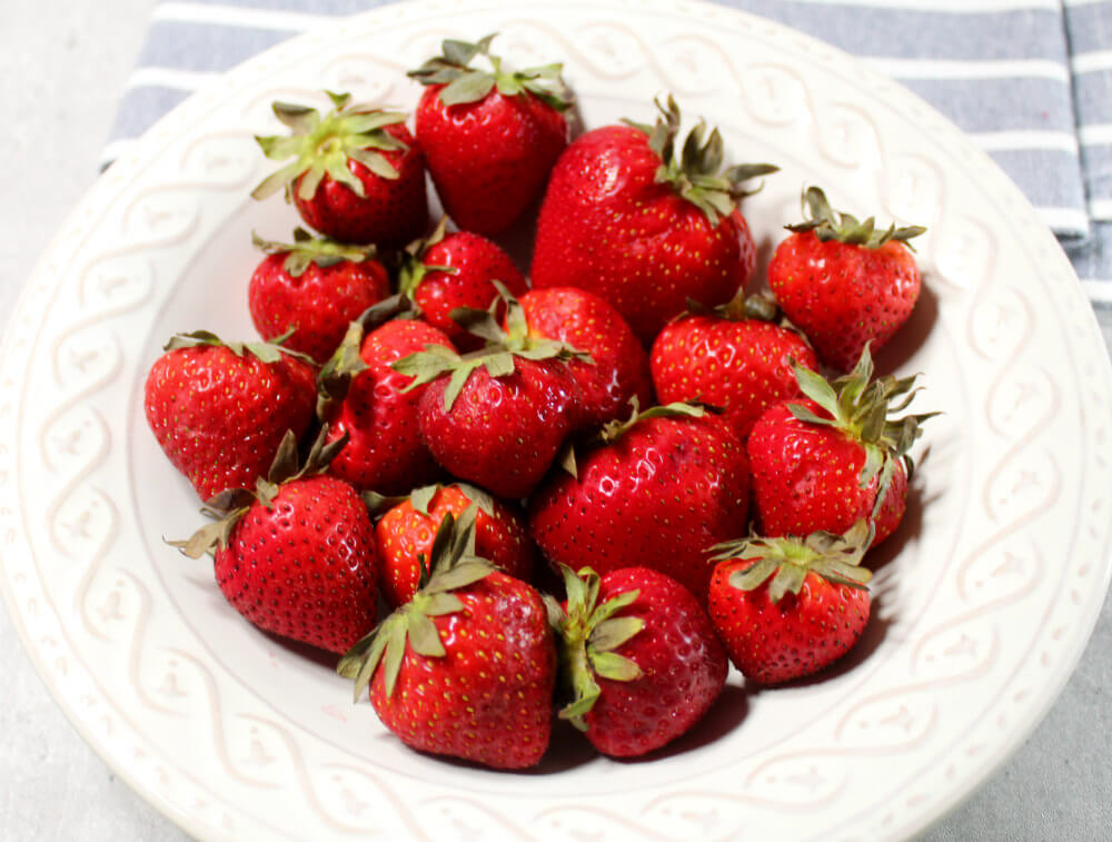 Strawberry Coconut Keto Cheesecake Smoothie2