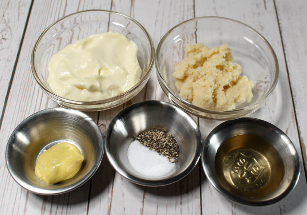 Keto Creamy Horseradish Dressing3