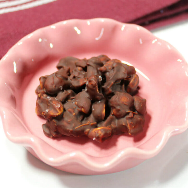 Keto Chocolate Coconut Peanut Clusters1