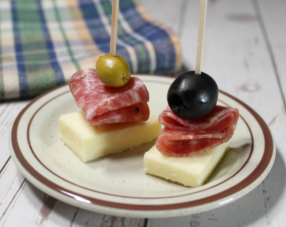Low-Carb Salami Antipasto Bites3
