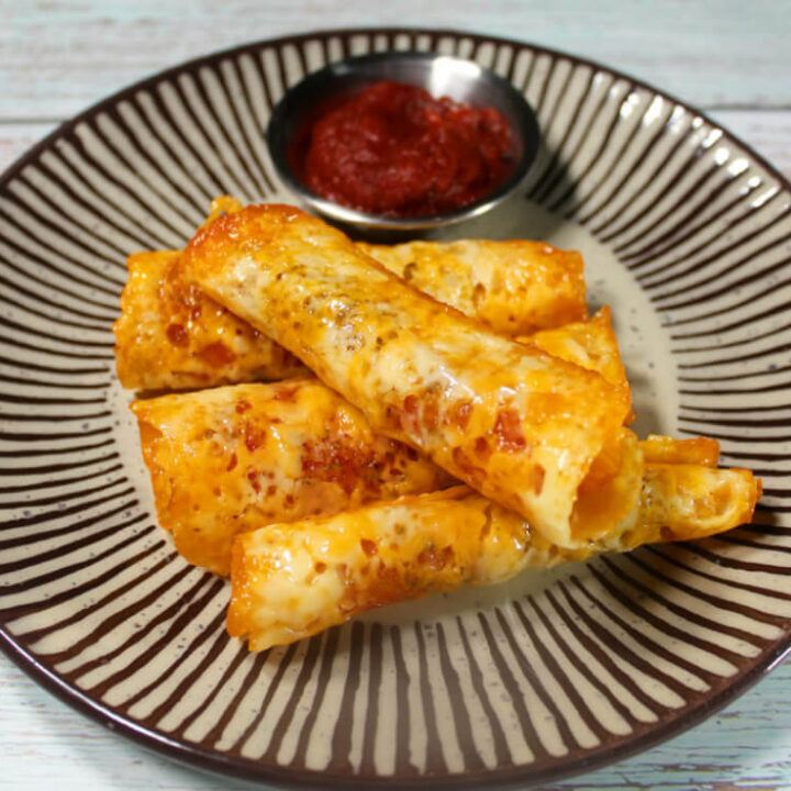 Keto Pizza Roll-Ups1