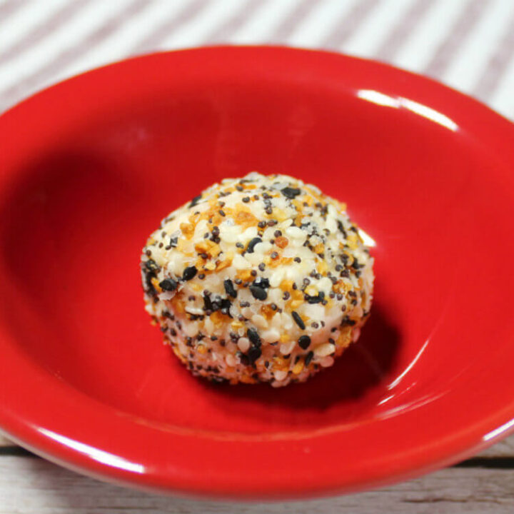 Mini Everything Bagel Cheese Balls1