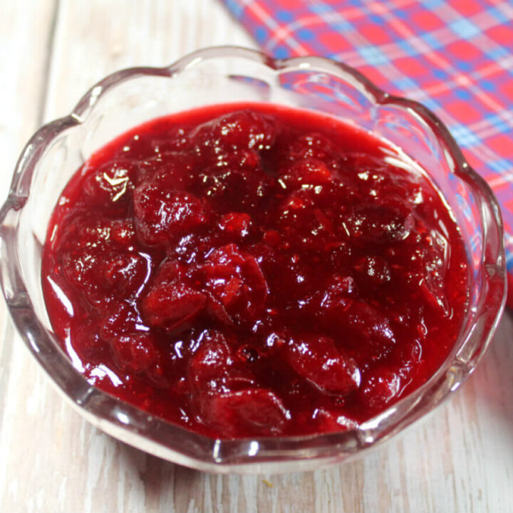 Keto Vanilla Rum Cranberry Sauce1