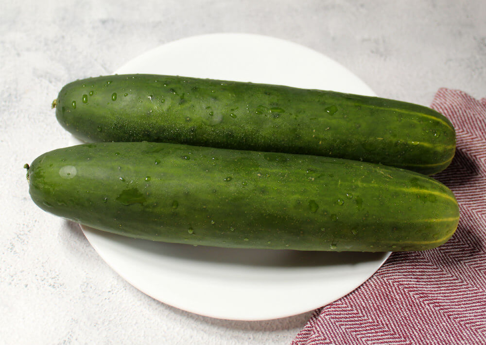 Low-Carb Cucumber Salami Bites2