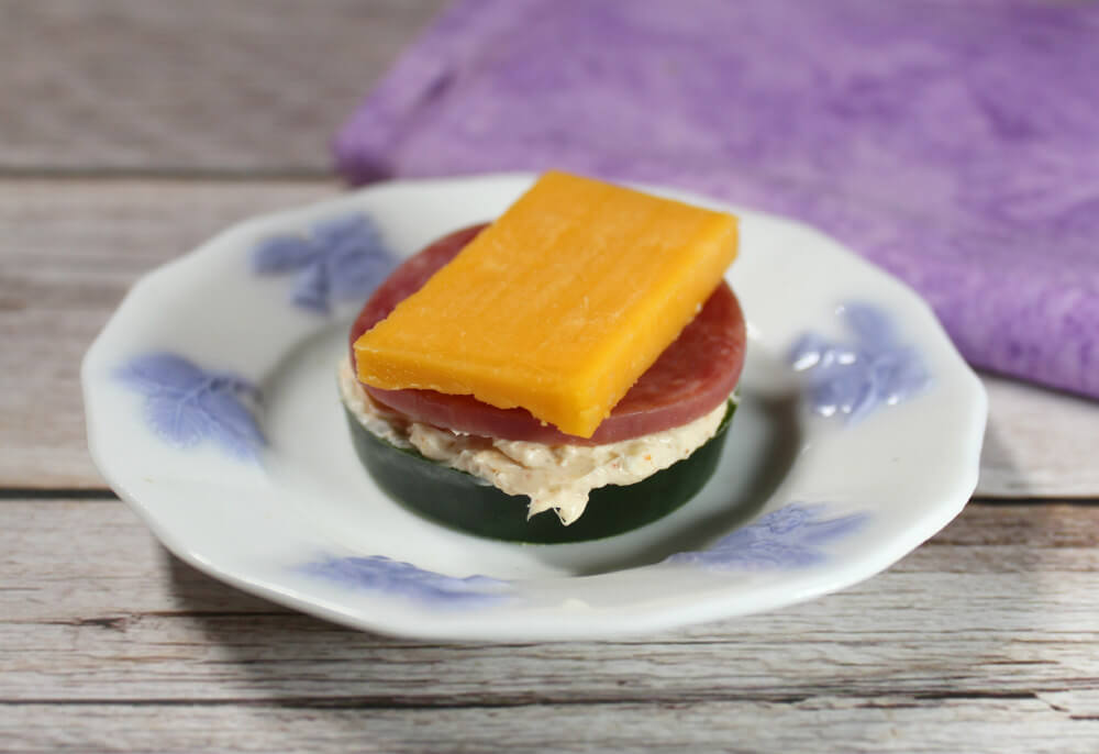 Low-Carb Cucumber Salami Bites6