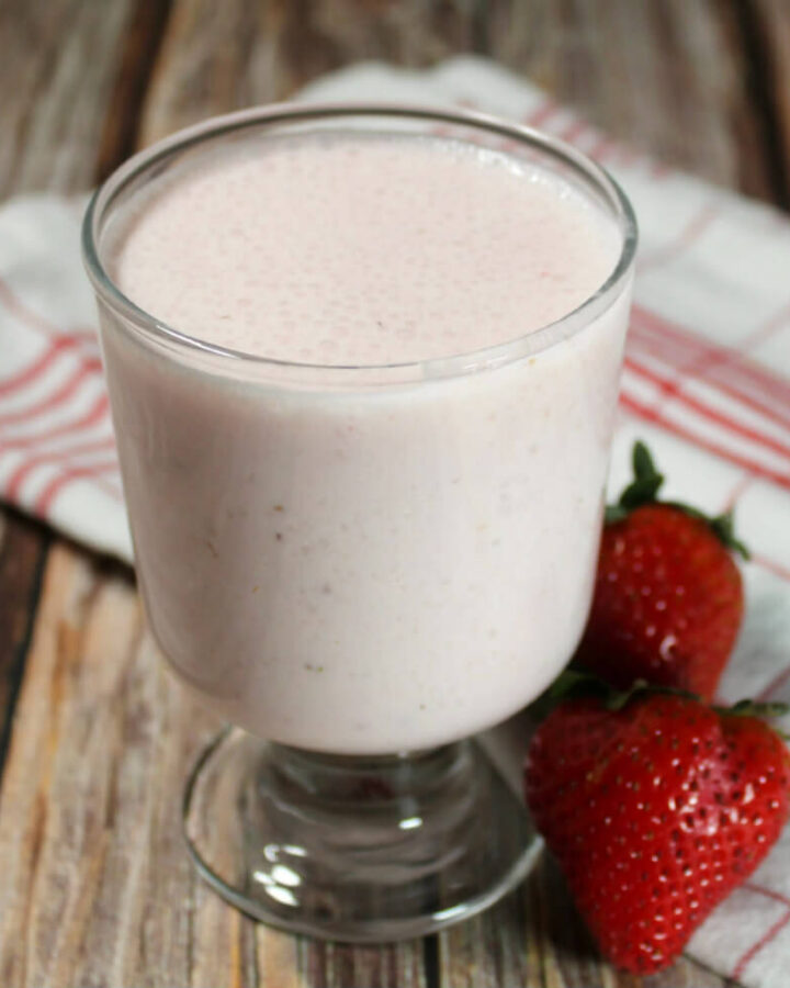 Keto Easy Strawberry Milkshake1